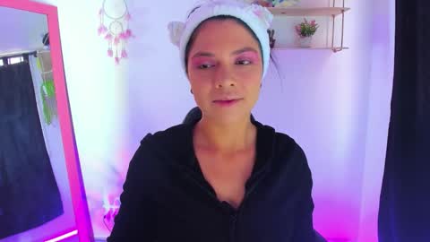 giaaaa   online show from 28, 3, 2026