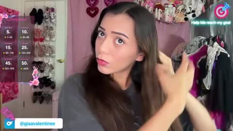 Snapshot of giaavalentinee chatting on 14, 9, 2025 Gia online show from 14, 9, 2025