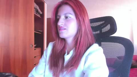 Snapshot of giaroussel chatting on 21, 4, 2026 GiaRoussel online show from 21, 4, 2026