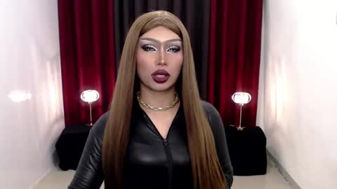 Snapshot of giaxxx01 chatting on 8, 12, 2024 Gia X online show from 8, 12, 2024
