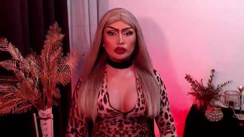 Gia X online show from 7, 1, 2026