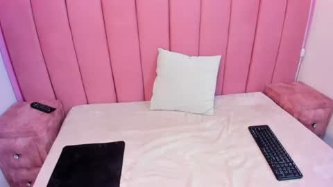 gigy_deluxe online show from 9, 7, 2026