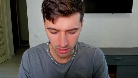 gilbertogonzales online show from 28, 2, 2025