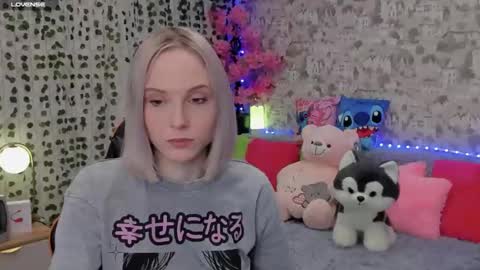 Snapshot of gina_lovelyy chatting on 4, 6, 2026 Gina online show from 4, 6, 2026