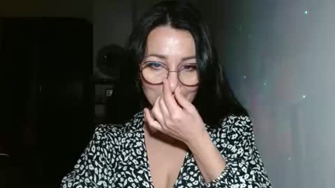 GinaONeon online show from 6, 3, 2025