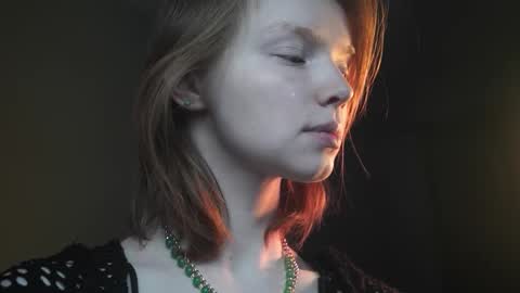        im expecting 350 thumbs up on my altar   online show from 25, 11, 2025