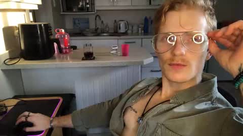 Snapshot of gingerboy_69 chatting on 10, 9, 2025 Jay online show from 10, 9, 2025