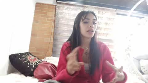giovanna_oliveria online show from 8, 7, 2026