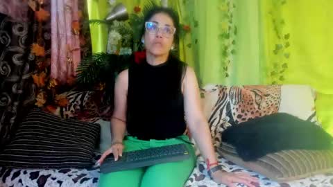 Girasol Walton online show from 4, 6, 2026