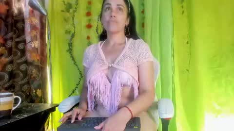 Girasol Walton online show from 16, 6, 2026