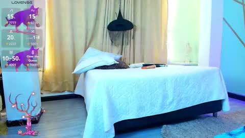 Girl Amada online show from 4, 10, 2025