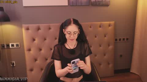 Snapshot of girl_i_am chatting on 6, 3, 2026 Nikki online show from 6, 3, 2026