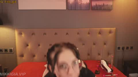 Snapshot of girl_i_am chatting on 9, 4, 2026 Nikki online show from 9, 4, 2026