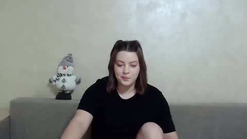 girl_leya online show from 5, 12, 2024