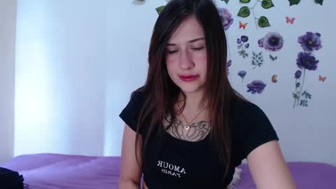 Snapshot of girl_naughty11 chatting on 19, 5, 2026 Isabella online show from 19, 5, 2026