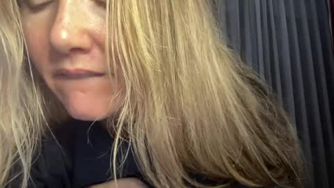 girlfriendnextdoor online show from 5, 8, 2026