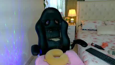 Ariana Sophia.  online show from 24, 9, 2025