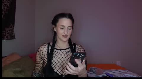 Snapshot of girlofurdreamsxxxxox chatting on 4, 12, 2025 Camille online show from 4, 12, 2025