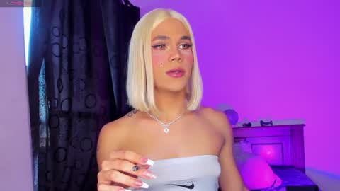 Snapshot of girls_cocks_23cmtss chatting on 12, 6, 2026 gaby 3 online show from 12, 6, 2026