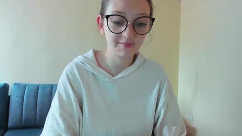 Maze    Thumbs up online show from 4, 1, 2025