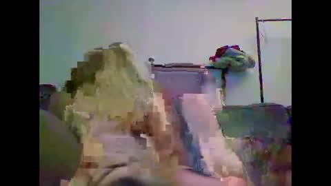girlw0rm online show from 4, 3, 2025