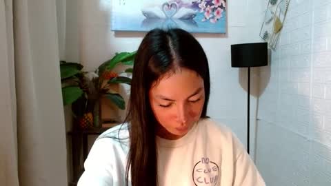 Snapshot of girlwhobelieveinmagic chatting on 8, 1, 2025 Callmenor online show from 8, 1, 2025