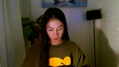 Snapshot of girlwhobelieveinmagic chatting on 18, 1, 2025 Callmenor online show from 18, 1, 2025