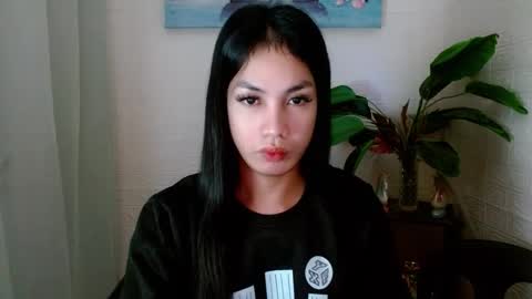 Snapshot of girlwhobelieveinmagic chatting on 7, 3, 2025 Callmenor online show from 7, 3, 2025