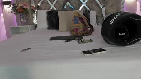     online show from 28, 2, 2025