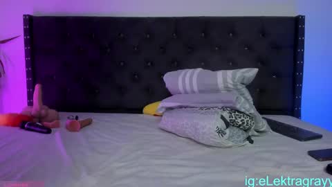 Glektra Gray online show from 24, 2, 2025