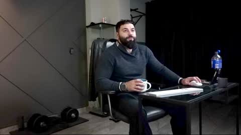 Matthew .. for short call me Matt online show from 27, 12, 2024