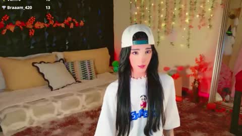 Snapshot of glimpse_of_love chatting on 16, 11, 2025 Sophie online show from 16, 11, 2025