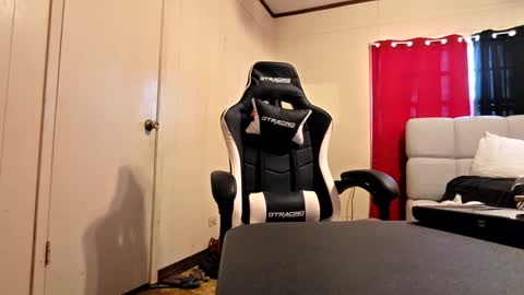 Snapshot of glomightyj chatting on 8, 2, 2026 glomightyj online show from 8, 2, 2026