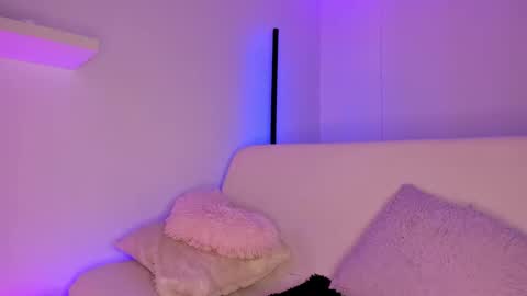 Mimi online show from 9, 12, 2024