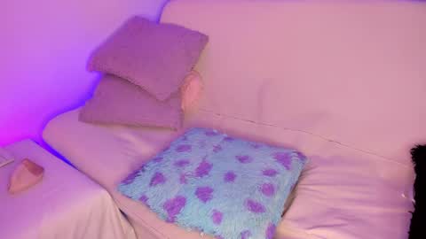 Mimi online show from 8, 2, 2025