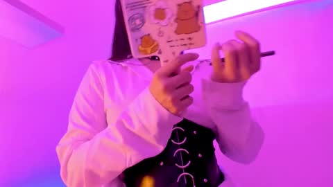 Mimi online show from 23, 9, 2025