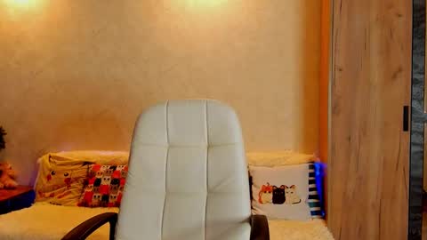 Gloria Wood online show from 16, 2, 2025