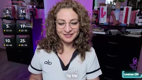 Snapshot of gloriacrespo chatting on 2, 10, 2025 gloriacrespo online show from 2, 10, 2025