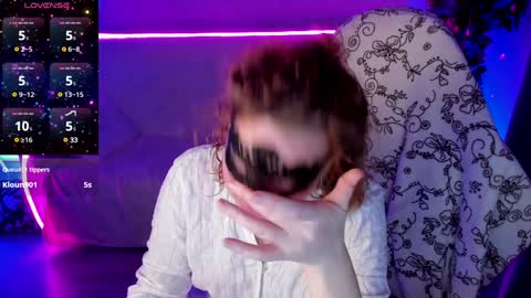 gloriagrays online show from 18, 12, 2024