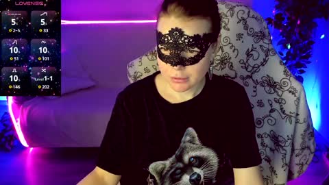 gloriagrays online show from 6, 2, 2025