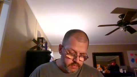 Snapshot of gobey33 chatting on 11, 9, 2025 IDKIDCIDGAF online show from 11, 9, 2025