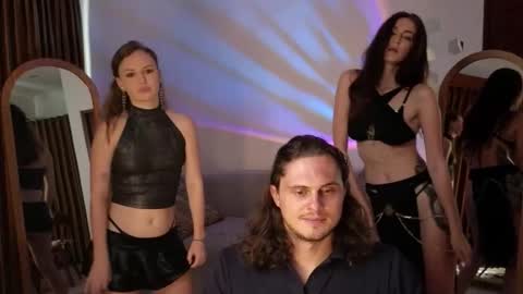   330 UTC2 girls   online show from 14, 3, 2026