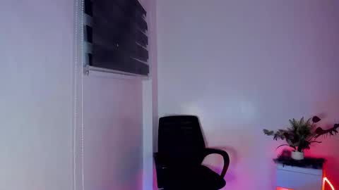 JENNIFER online show from 16, 9, 2025