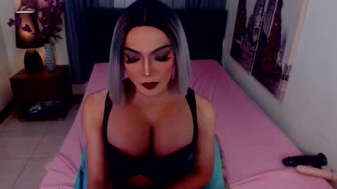 Snapshot of goddessselfsucker chatting on 4, 3, 2026 Lucy Pearl online show from 4, 3, 2026