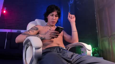 Snapshot of godly_huan chatting on 4, 12, 2024 HUAN online show from 4, 12, 2024