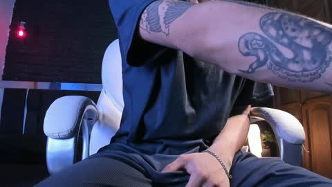 Snapshot of godly_huan chatting on 15, 12, 2024 HUAN online show from 15, 12, 2024