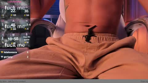 Snapshot of godly_huan chatting on 23, 12, 2024 HUAN online show from 23, 12, 2024