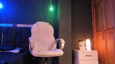 Snapshot of godly_huan chatting on 3, 1, 2025 HUAN online show from 3, 1, 2025