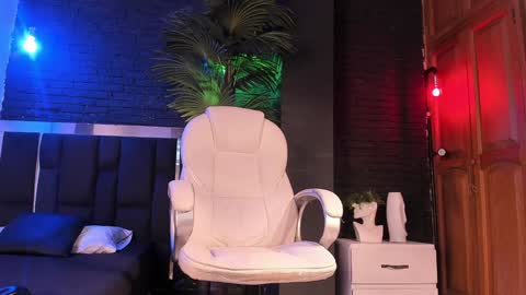 Snapshot of godly_huan chatting on 11, 1, 2025 HUAN online show from 11, 1, 2025