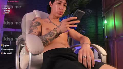 Snapshot of godly_huan chatting on 3, 2, 2025 HUAN online show from 3, 2, 2025